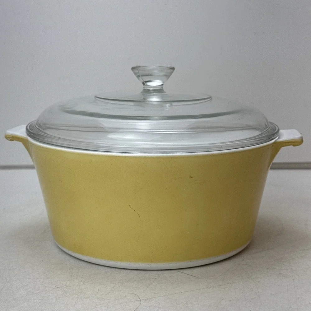 Vintage Corning Ware Yellow Round with Lid Casserole Dish B 1-3/4-B 1.75 Quart